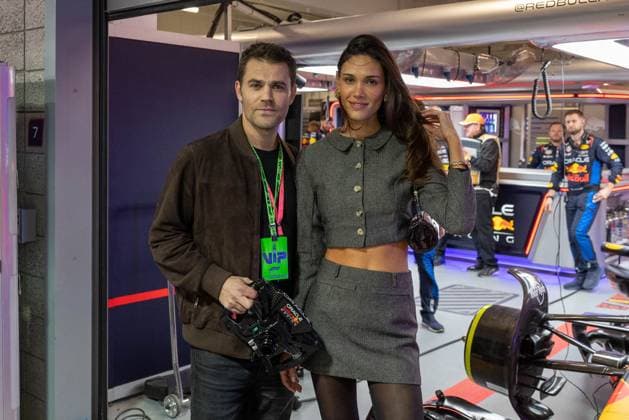 Actor Paul Wesley with girlfriend Natalie, Las Vegas Grand Prix, Motorsport, Men, Formula 1, Race, 23 11 2024 Las Vegas Nevada USA Copyright: xkolbert-press ChristianxKolbertx
