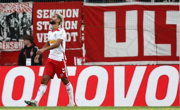 Bryan Hein , 2.Bundesliga, Jahn Regensburg-1.FC Magdeburg , Fußball in den JahnStadion , Regensburg , Bayern, Deutschland . November 24, 2024 . Photo by: Davide Elias Ipa Photo Pressefoto DENL Copyright: xDavidexEliasx