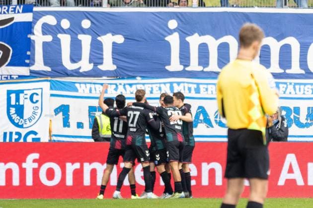 24 11 2024, Soccer, GER, Season, 2 Liga, Season 2024 2025, Matchday 13, SSV Jahn Regensburg 1 FC Magdeburg Cheering after the 1 0 for Magdeburg by Mohammed El Hankouri DFL REGULATIONS PROHIBIT ANY USE OF PHOTOGRAPHS AS IMAGE SEQUENCES AND OR QUASI VIDEO Regensburg Bayern Germany Jahnstadion Regensburg