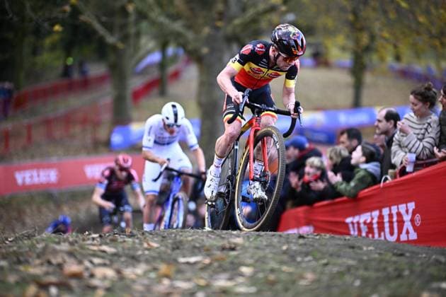 Belgian Eli Iserbyt pictured in action during the men s elite race of the World Cup cyclocross cycling event in Antwerp on Sunday 24 December 2023, the first stage (out of 12) of the UCI World Cup competition. JASPERxJACOBS  x106278857x