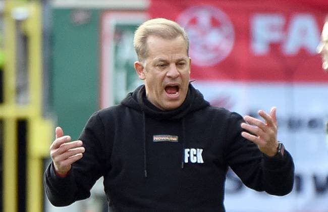 24 11 2024, xhbx, Soccer 2 Bundesliga, 1 FC Kaiserslautern Eintracht Braunschweig emspor, v l Coach Markus Anfang 1 FC Kaiserslautern DFL DFB REGULATIONS PROHIBIT ANY USE OF PHOTOGRAPHS as IMAGE SEQUENCES and or QUASI VIDEO Kaiserslautern