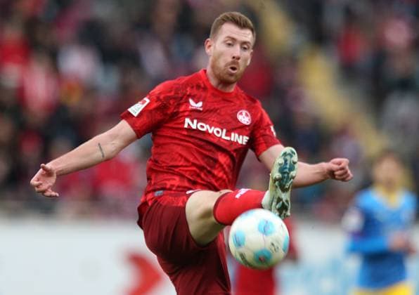 24 11 2024, Football, 2 Bundesliga, FC Kaiserslautern Eintracht Braunschweig, Matchday 13, Season 2024 25, Fritz Walter Stadion, Kaiserslautern, Germany, zmdz, DFB DFL regulations prohibit any use of photographs as image sequences and or quasi video Jannik Mause 18, FC Kaiserslautern FC Kaiserslautern Eintracht Braunschweig