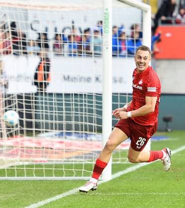 24 11 2024, xhbx, Fußball 2 Bundesliga, 1 FC Kaiserslautern Eintracht Braunschweig emspor, v l Torjubel, Goal celebration, celebrate the goal 1 0 durch Filip Kaloc 1 FC Kaiserslautern DFL DFB REGULATIONS PROHIBIT ANY USE OF PHOTOGRAPHS as IMAGE SEQUENCES and or QUASI VIDEO Kaiserslautern