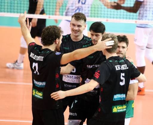 HNachinger joy after point win, He Volleyball, DVV Pokal Quarterfinal 2024 25, TSV Haching Muenchen vs VfB Friedrichshafen, Geothermie Arena, Unterhaching, 24 11 24, Copyright: