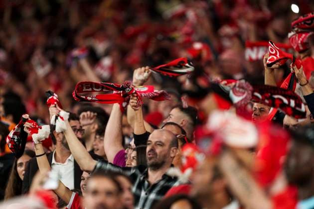Lisbon, Portugal October 2 Benfica supporters having fun during the UEFA Champions League 2024 25 League Phase MD2 match between SL Benfica and Atletico de Madrid at Estadio do SL Benfica on October 2, 2024 in Lisbon, Portugal Lisbon Estadio do SL Benfica Lisboa Portugal Copyright: xJustPictures.ch PedroxLoureirox jp-en-EuSpIm-RC4_PED_Benfica_Atleti_02Oct2024_LB0078