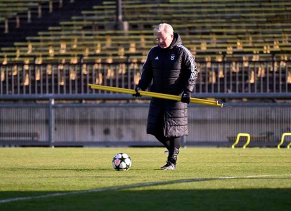 AC Sparta Praha head coach Lars Friis attends a training session before the UEFA Champions League, round 5, match AC Sparta Praha vs Atletico Madrid, in Prague, Czech Republic, on November 25, 2024. (CTKxPhoto KaterinaxSulova) CTKPhotoP2024112503034  CTKPhotoP2024112503034