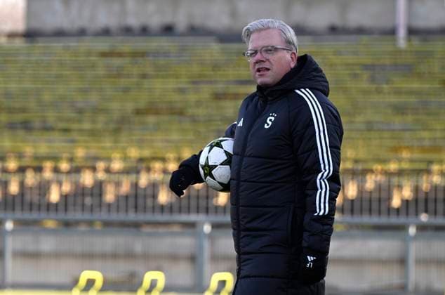 AC Sparta Praha head coach Lars Friis attends a training session before the UEFA Champions League, round 5, match AC Sparta Praha vs Atletico Madrid, in Prague, Czech Republic, on November 25, 2024. (CTKxPhoto KaterinaxSulova) CTKPhotoP2024112503068  CTKPhotoP2024112503068