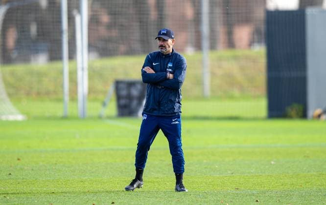 Football, Men, Season 2024 25, 2 Bundesliga, Hertha BSC, Training, Coach Cristian Fiel Hertha BSC , 25 11 2024, Copyright: xSebastianxRäppold MatthiasxKochx