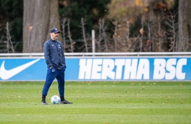 Football, Men, Season 2024 25, 2 Bundesliga, Hertha BSC, Training, Coach Cristian Fiel Hertha BSC , 25 11 2024, Copyright: xSebastianxRäppold MatthiasxKochx