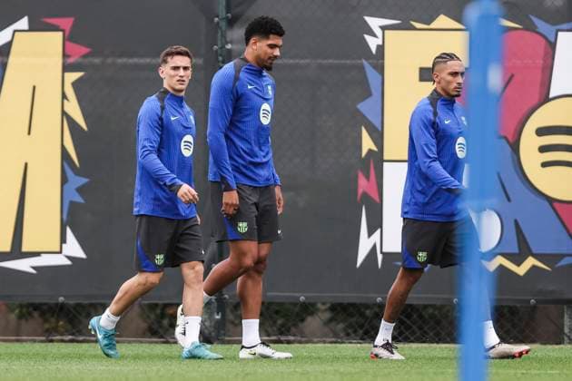 November 25, 2024, Sant Joan Despi, Barcelona, SPAIN: Pablo Martin Gavira Gavi, Ronald Araujo and Raphinha Dias Belloli during the training day of FC Barcelona, Barca ahead UEFA Champions League, football match against Stade Brestois 29 at Ciudad Esportiva Joan Gamper on November 25, 2024 in Sant Joan Despi, Barcelona, Spain. Sant Joan Despi SPAIN - ZUMAa181 20241125_zaa_a181_011 Copyright: xJavierxBorregox