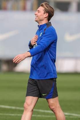 November 25, 2024, Sant Joan Despi, Barcelona, SPAIN: Frenkie de Jong during the training day of FC Barcelona, Barca ahead UEFA Champions League, football match against Stade Brestois 29 at Ciudad Esportiva Joan Gamper on November 25, 2024 in Sant Joan Despi, Barcelona, Spain. Sant Joan Despi SPAIN - ZUMAa181 20241125_zaa_a181_029 Copyright: xJavierxBorregox