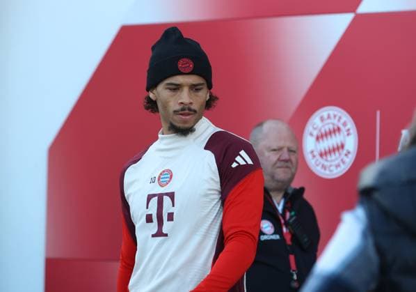 Munich, Germany, November 25, 2024 Football, Men, Season 2024 2025, FC Bayern Munich, Säbener Strasse, Training ground, Final training, Champions League Leroy Sane FC Bayern Munich on the way to the training ground