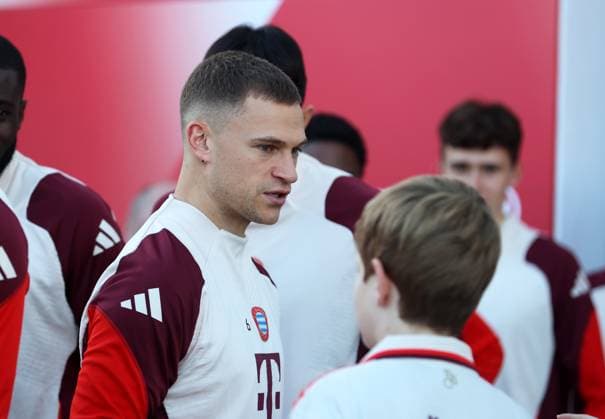 Munich, Germany, November 25, 2024 Football, Men, Season 2024 2025, FC Bayern Munich, Säbener Strasse, Training ground, Final training, Champions League Joshua Kimmich FC Bayern Munich head, upper body, standing