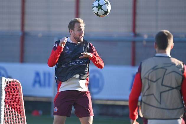 Harry KANE Bayern Muenchen , Header Action, Final Training Soccer Champions League League Phase, FC Bayern Muenchen Paris Saint German PSG on 26 11 2024, A L L I A N Z A R E N A
