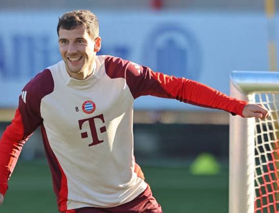 8 Leon Goretzka, Portraet, Portrait, happy Football Final training FC Bayern Munich before UEFA Champions League match against Paris Saint Germain 25 11 2024 Training ground, Säbenerstr PHOTO Mladen Lackovic LakoPress