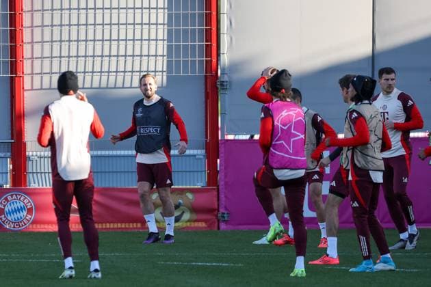 Harry Kane FC Bayern Muenchen, 09 at training with Leon Goretzka FC Bayern Muenchen, 08 and Michael Olise FC Bayern Muenchen 17 , Ger, Final training, FC Bayern Muenchen, Football, UEFA Champions League, Matchday 5, 2024 2025 season, 25 11 2024, Ger, Final training, FC Bayern Muenchen, Football, UEFA Champions League, Matchday 5, 2024 2025 season, 25 11 2024 Muenchen Copyright: xEibner-Pressefoto JennixMaulx EP_JML
