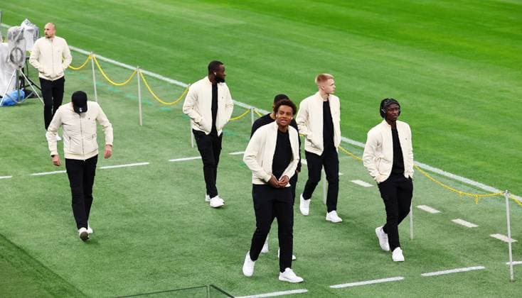 RB Leipzig pitch inspection Champions League Milan, 25 11 2024, Giuseppe Meazza Stadium, Football, Champions League, Matchday 1, RB Leipzig vs Inter Milan on 26 11 2024 , RB Leipzig pitch inspection , In the picture in front Assan Ouedraogo 20, RB Leipzig , Amadou Haidara 8, RB Leipzig , Picture Point