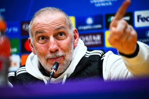 Sport Bilder des Tages STADE BRESTOIS - VEILLE DE LIGUE DES CHAMPIONS PHOTOPQR OUEST FRANCE Guillaume Saligot ; Barcelone ; 25 11 2024 ; Football - Ligue des Champions ( LDC ) - Entrainement et conference de presse Brest Roy avant le match -FCBarcelona VS. Stade Brestois 29 ( SB29 Brest ) au Lluís Companys Olympic Stadium Stade Olympique de Montjuic a Barcelone ( Espagne ) , le 25 Novembre 2024 . Ici la conference de presse avec l entraineur du Stade Brestois , Eric Roy . Photo : Guillaume Saligot Ouest-France Barcelone France  Copyright: xPHOTOPQR OUESTxFRANCE MAXPPPxGuillaumexSaligotx 20241125OFR0199 20241125OFR0199
