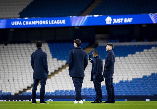 MANCHESTER - Igor Paixao of Feyenoord and Santiago Gimenez of Feyenoord look at the Etihad Stadium on Nov. 25 in Manchester, United Kingdom, ahead of the UEFA Champions League match against Manchester City. ANP KOEN VAN WEEL xVIxANPxSportx xxANPxIVx 514279765 originalFilename: 514279765.jpg