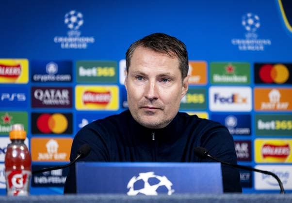 MANCHESTER - Coach Brian Priske of Feyenoord Rotterdam speaks to the press ahead of the UEFA Champions League match against Manchester City at the Etihad Stadium on Nov. 25 in Manchester, United Kingdom. ANP KOEN VAN WEEL xVIxANPxSportx xxANPxIVx 514279771 originalFilename: 514279771.jpg