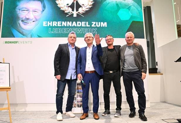 25 11 2024 SpVgg Greuther Fürth Fuerth General Meeting 2024 xwoxzix Mike Büskens Helmut Hack Former President Managing Director SpVgg Greuther Fürth Eugen Hach Benno Möhlmann