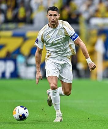AFC CHAMPIONS LEAGUE ELITE, AL GHARAFA SC (QTR) v AL NASSR FC (KSA) Cristiano Ronaldo of Al Nassr FC in action during the AFC Champions League elite west football match between Qatar s Al Gharafa SC and Saudi Arabia s Al Nassr FC at Al-Bayt Stadium in Al Khor, Qatar, on November 25, 2024 DOHA Qatar Copyright: xNAUSHADx