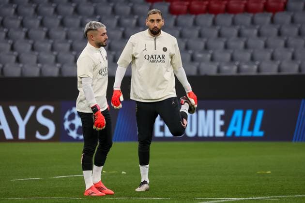 Gianluigi Donnarumma Paris Saint Germain, PSG, 01 with Arnau Tenas Paris Saint Germain, PSG, 80 , Ger, Final training, Paris Saint Germain, PSG, Football, UEFA Champions League, Matchday 5, 2024 2025 season, 25 11 2024, Ger, Final training, Paris Saint Germain, PSG, Football, UEFA Champions League, Matchday 5, 2024 2025 season, 25 11 2024 Muenchen Copyright: xEibner-Pressefoto JennixMaulx EP_JML