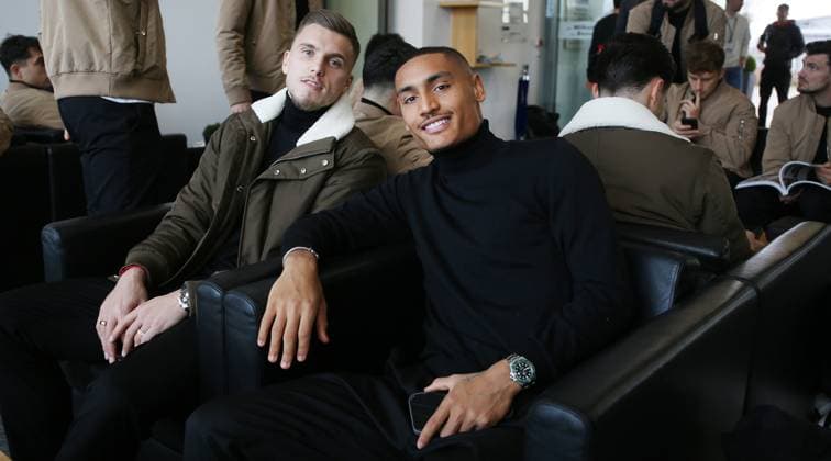 BAU 26 11 2024 Stuttgart Football VfB Stuttgart Departure for Belgrade, f l Ermedin Demirovic, Enzo Millot
