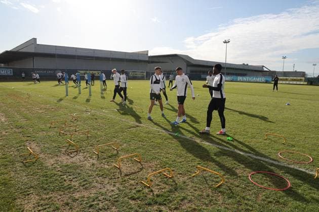 SOCCER - UEFA CL, Sturm vs Girona GRAZ,AUSTRIA,26.NOV.24 - SOCCER - UEFA Champions League, SK Sturm Graz vs Girona FC, preview, training Sturm. Image shows team of Sturm during training.  GEPAxpictures xChrisxBauer