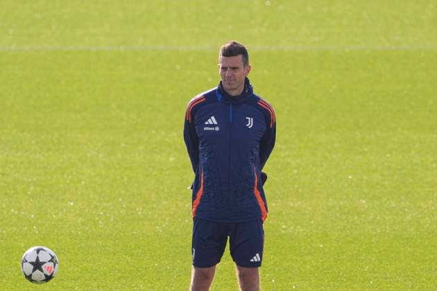 Juventus head coach Thiago Motta during training session at JTC Continassa in Turin on the eve of their League Phase, Matchday 5 of UEFA Champions League football match against Aston Villa - November 26, 2024. - Soccer .  Copyright: xFabioFerrari LaPressex