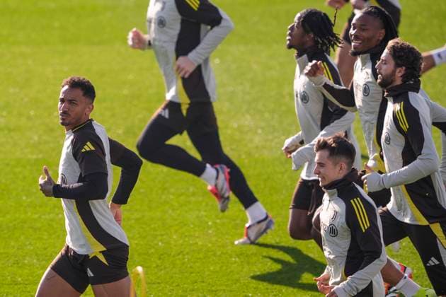 Juventus Danilo during training session at JTC Continassa in Turin on the eve of their League Phase, Matchday 5 of UEFA Champions League football match against Aston Villa - November 26, 2024. - Soccer .  Copyright: xFabioFerrari LaPressex