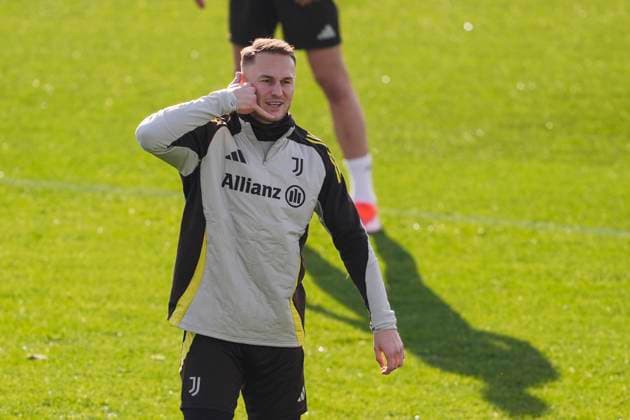 Juventus Teun Koopmeiners during training session at JTC Continassa in Turin on the eve of their League Phase, Matchday 5 of UEFA Champions League football match against Aston Villa - November 26, 2024. - Soccer .  Copyright: xFabioFerrari LaPressex