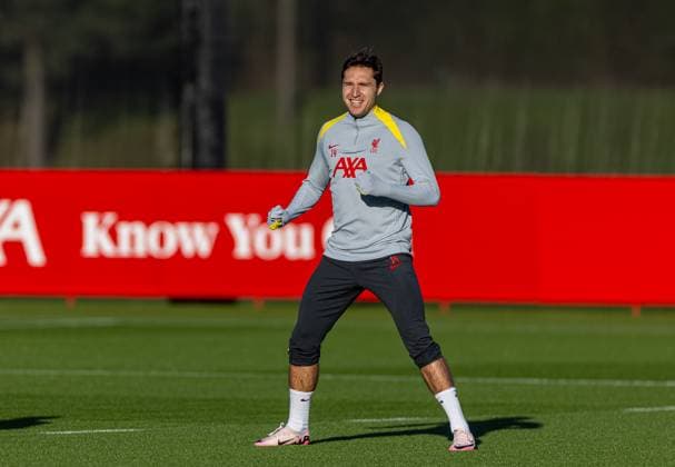 Football - UEFA Champions League - League Phase - Liverpool FC v Real Madrid CF - MD-1 LIVERPOOL, ENGLAND - Tuesday, November 26, 2024: Liverpool s Federico Chiesa during a training session at the AXA Training Centre ahead of the UEFA Champions League match between Liverpool FC and Real Madrid CF. (Photo by David Rawcliffe Propaganda) LIVERPOOL AXA Training Centre MERSEYSIDE ENGLAND  Copyright: xDavidxRawcliffex P2024-11-26-Liverpool_Madrid_MD-1-9