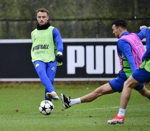 EINDHOVEN - Noa Lang , Ivan Perisic of PSV during a training session ahead of tomorrow s Champions League match against Shachtar Donetsk. ANP OLAF CRACK xVIxANPxSportx xxANPxIVx 514327387 originalFilename: 514327387.jpg