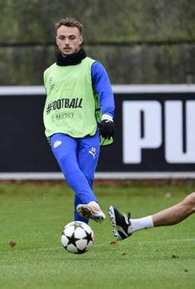 EINDHOVEN - Noa Lang , leg of PSV s Ivan Perisic during a training session ahead of tomorrow s Champions League match against Shachtar Donetsk. ANP OLAF CRACK xVIxANPxSportx xxANPxIVx 514327392 originalFilename: 514327392.jpg