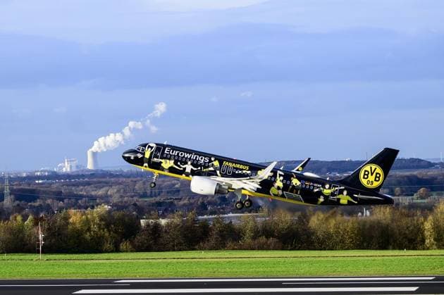BVB departure to Zagreb FOR EDITORIAL PURPOSES ONLY EDITORIAL USE ONLY p The players and coaches of Borussia Dortmund leave Dortmund on Tuesday, November 26, 2024 for the match in Zagreb Germany NRW Dortmund Copyright RalfxRottmann Copyright: RalfxRottmann doc7y80f5o7p3ocfj9ql2n ,EDITORIAL USE ONLY Copyright: RalfxRottmann