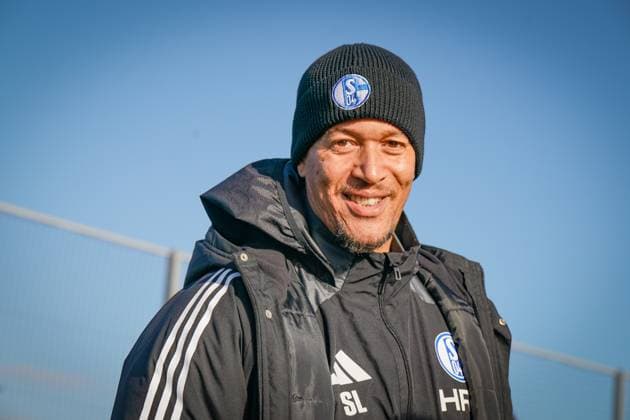Football, Goalkeeping coach Stephan Loboue announces his departure from FC Schalke 04, archive pictures