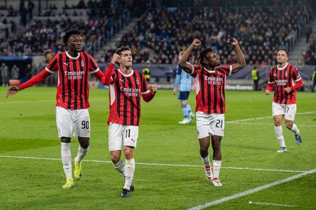 AC Milan players a goal celebrate during UEFA Champions league match, SK Slovan Bratislava - AC Milan , 26. november 2024, Tehelne pole Stadium, Bratislava, Slovakia Copyright: xMICHALxFAJT,ZOSPORTU.SKx DSC_6759