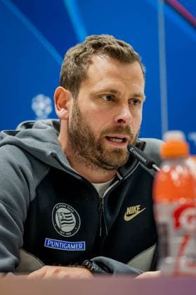 SOCCER - UEFA CL, Sturm vs Girona KLAGENFURT,AUSTRIA,26.NOV.24 - SOCCER - UEFA Champions League, SK Sturm Graz vs Girona FC, preview, press conference, PK, Pressekonferenz Sturm. Image shows head coach Juergen Saeumel (Sturm).  GEPAxpictures xMatthiasxTrinkl