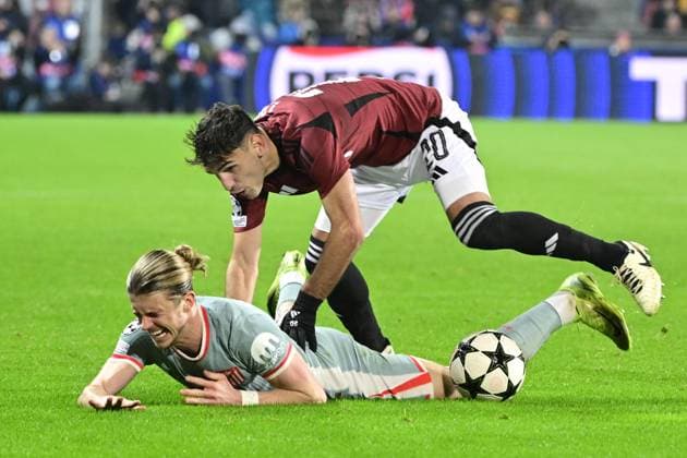 Conor Gallagher of Atletico, left, and Qazim Laci of Sparta in action during the football Champions League 5th round match Sparta Praha vs Atletico Madrid in Prague, Czech Republic, November 26, 2024. (CTKxPhoto RomanxVondrous) CTKPhotoP2024112606977  CTKPhotoP2024112606977