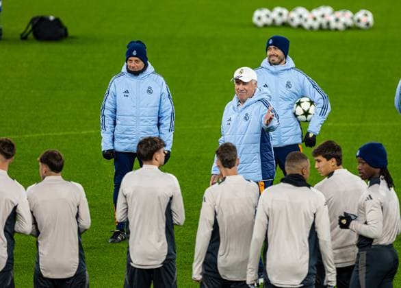 Football - UEFA Champions League - League Phase - Liverpool FC v Real Madrid CF - MD-1 LIVERPOOL, ENGLAND - Tuesday, November 26, 2024: Real Madrid s head coach Carlo Ancelotti during a training session at Anfield ahead of the UEFA Champions League game between Liverpool FC and Real Madrid CF. (Photo by David Rawcliffe Propaganda) LIVERPOOL Anfield MERSEYSIDE ENGLAND  Copyright: xDavidxRawcliffex P2024-11-26-Liverpool_Madrid_MD-1-128