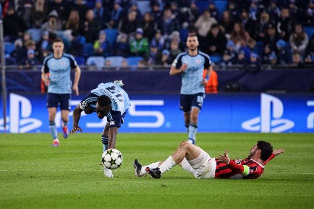 BRATYSLAWA 26.11.2024 LIGA MISTRZOW FAZA GRUPOWA SEZON 2024 2025 SLOVAN BRATYSLAWA - AC MILAN, BRATISLAVA CHAMPIONS LEAGUE LEAGUE PHASE SEASON 24 25 MATCH: SLOVAN BRATISLAVA - AC MILAN NZ IDJESSI METSOKO DAVIDE CALABRIA FOT. JACEK STANISLAWEK 400mm.pl NEWSPIX.PL --- newspix.pl 