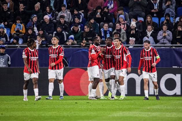 BRATYSLAWA 26.11.2024 LIGA MISTRZOW FAZA GRUPOWA SEZON 2024 2025 SLOVAN BRATYSLAWA - AC MILAN, BRATISLAVA CHAMPIONS LEAGUE LEAGUE PHASE SEASON 24 25 MATCH: SLOVAN BRATISLAVA - AC MILAN NZ RADOSC PO GOLU CELEBRATION AFTER GOAL SAMUEL CHUKWUEZE CHRISTIAN PULISIC TAMMY ABRAHAM NOAH OKAFOR DAVIDE CALABRIA FOT. JACEK STANISLAWEK 400mm.pl NEWSPIX.PL --- newspix.pl 
