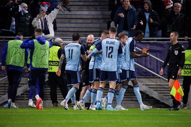 BRATYSLAWA 26.11.2024 LIGA MISTRZOW FAZA GRUPOWA SEZON 2024 2025 SLOVAN BRATYSLAWA - AC MILAN, BRATISLAVA CHAMPIONS LEAGUE LEAGUE PHASE SEASON 24 25 MATCH: SLOVAN BRATISLAVA - AC MILAN NZ RADOSC PO GOLU CELEBRATION AFTER GOAL CESAR BLACKMAN SIEMEN VOET KENAN BAJRIC IDJESSI METSOKO FOT. JACEK STANISLAWEK 400mm.pl NEWSPIX.PL --- newspix.pl 