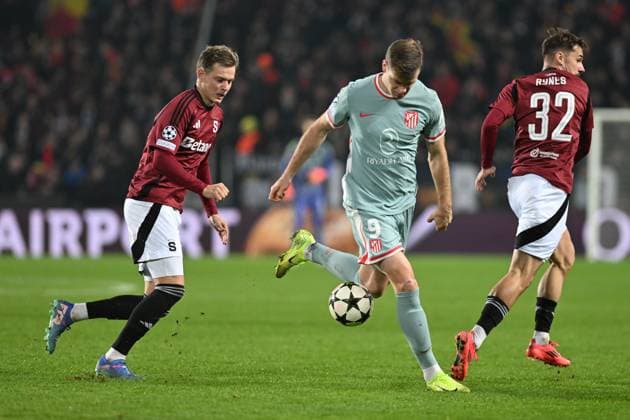 (L-R) Mathias Ross Jensen of Sparta, Alexander Sorloth of Atletico and Matej Rynes of Sparta in action during the football Champions League 5th round match Sparta Praha vs Atletico Madrid in Prague, Czech Republic, November 26, 2024. (CTKxPhoto MichaelaxRihova) CTKPhotoP2024112607278  CTKPhotoP2024112607278