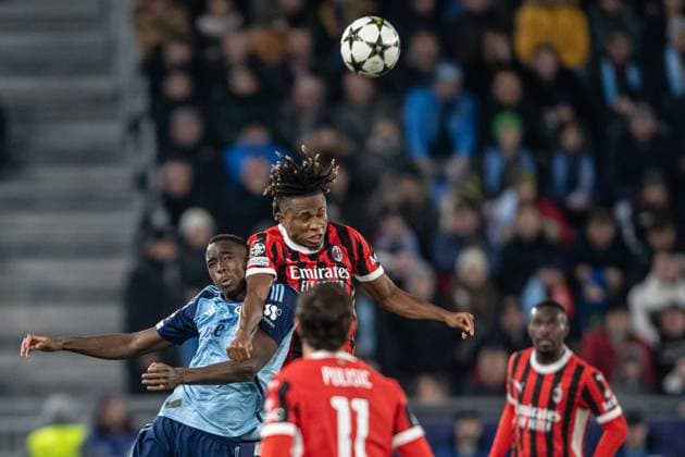Samuel Chukwueze in the head to head battle with Idjessi Metsoko during UEFA Champions league match, SK Slovan Bratislava - AC Milan , 26. november 2024, Tehelne pole Stadium, Bratislava, Slovakia Copyright: xMICHALxFAJT,ZOSPORTU.SKx FAJ_5212