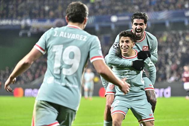 Julian Alvarez of Atletico, left, celebrates a goal with his teammates during the football Champions League 5th round match Sparta Praha vs Atletico Madrid in Prague, Czech Republic, November 26, 2024. (CTKxPhoto RomanxVondrous) CTKPhotoP2024112607406  CTKPhotoP2024112607406