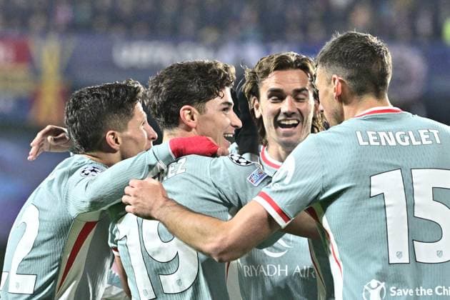 Julian Alvarez of Atletico, second left, celebrates a goal with his teammates during the football Champions League 5th round match Sparta Praha vs Atletico Madrid in Prague, Czech Republic, November 26, 2024. (CTKxPhoto RomanxVondrous) CTKPhotoP2024112607425  CTKPhotoP2024112607425