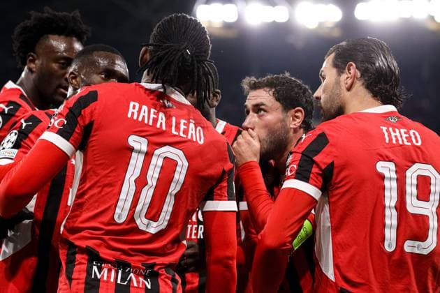 BRATYSLAWA 26.11.2024 LIGA MISTRZOW FAZA GRUPOWA SEZON 2024 2025 SLOVAN BRATYSLAWA - AC MILAN, BRATISLAVA CHAMPIONS LEAGUE LEAGUE PHASE SEASON 24 25 MATCH: SLOVAN BRATISLAVA - AC MILAN NZ RADOSC PO GOLU CELEBRATION AFTER GOAL RAFAEL LEAO TAMMY ABRAHAM THEO HERNANDEZ CHRISTIAN PULISIC FOT. JACEK STANISLAWEK 400mm.pl NEWSPIX.PL --- newspix.pl 