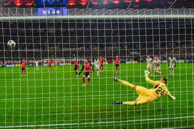 Florian Wirtz Leverkusen 10 scores the goal for 2 0 26 11 2024 Soccer Champions League, Bayer Leverkusen vs RB Salzburg, BayArena, Leverkusen, NRW Germany Copyright: xpepphotox xHorstxMauelshagenx pep00321, pep_20241126_hm_0101